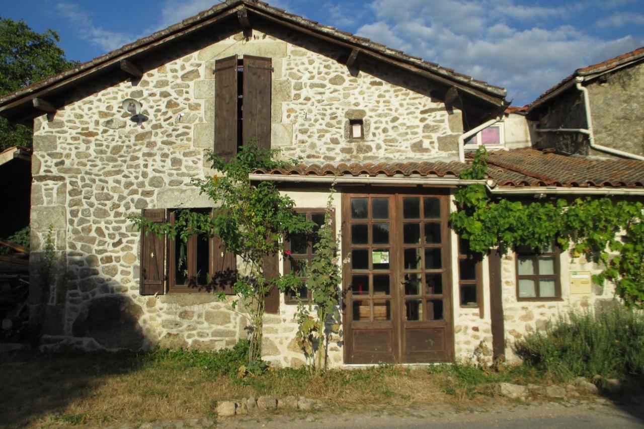 Joli Bois Bed & Breakfast Montrollet Екстериор снимка
