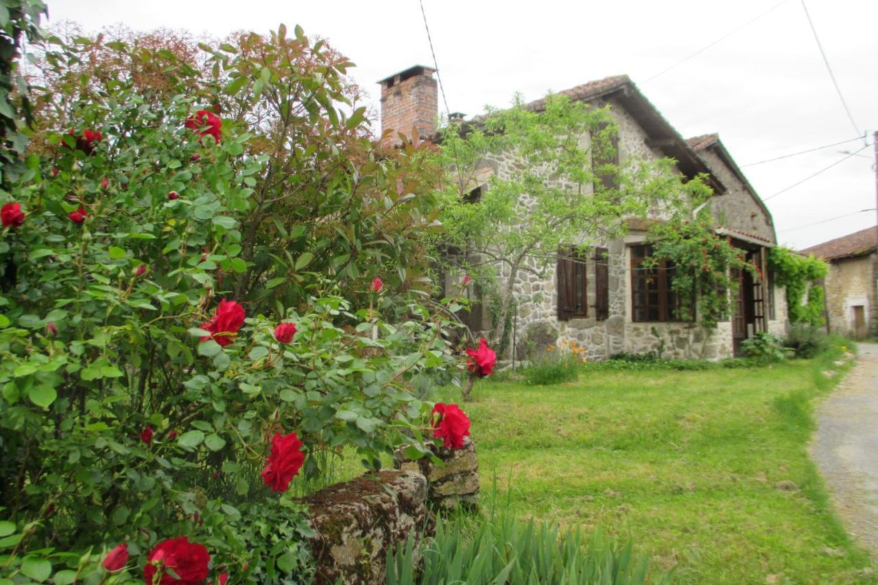 Joli Bois Bed & Breakfast Montrollet Екстериор снимка