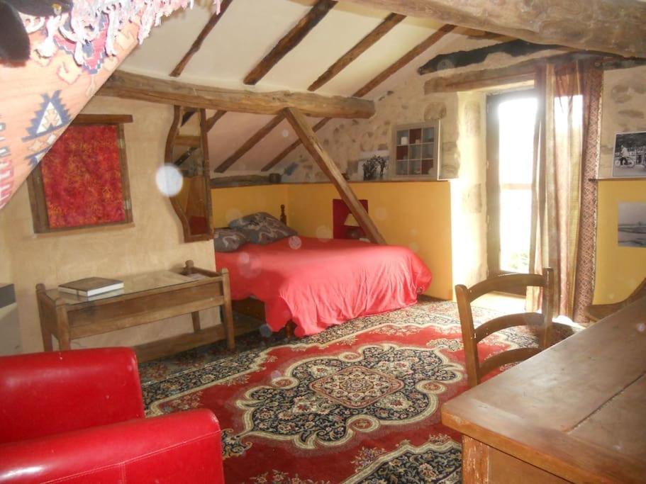 Joli Bois Bed & Breakfast Montrollet Екстериор снимка
